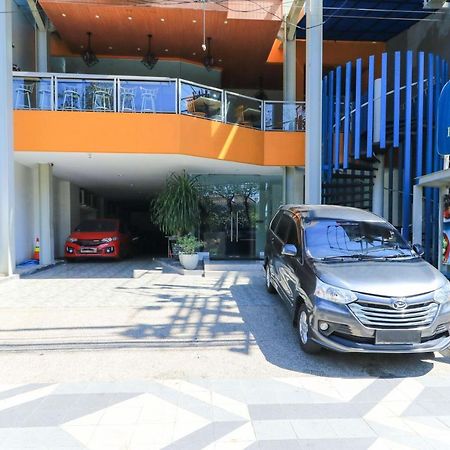 Hotel Berlian International Surabaya Exterior foto